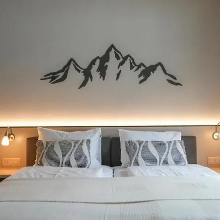 54 Hotel 2*